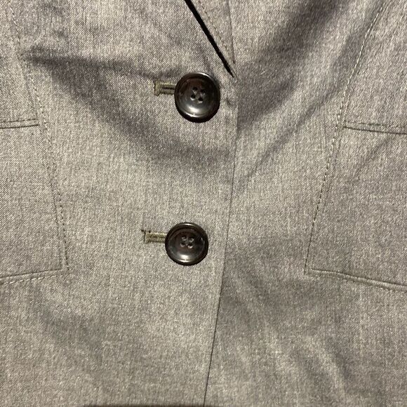 Ann Taylor Women's Gray Wool Blend Notch Lapel Two Button Blazer Size 8P - Picture 5 of 10